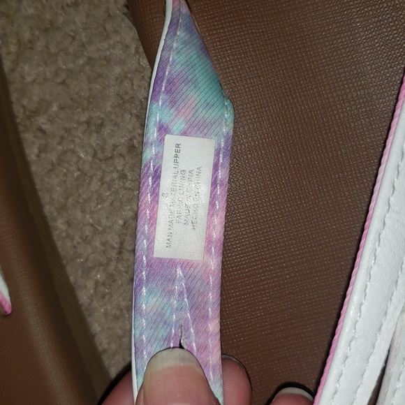 Flojos white split strap flip flops. Sz 8. Comfort foam & arch support. Lightwt - Picture 5 of 7